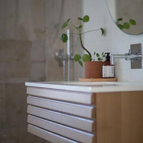 How to Create Your Own Plastic Free Bathroom